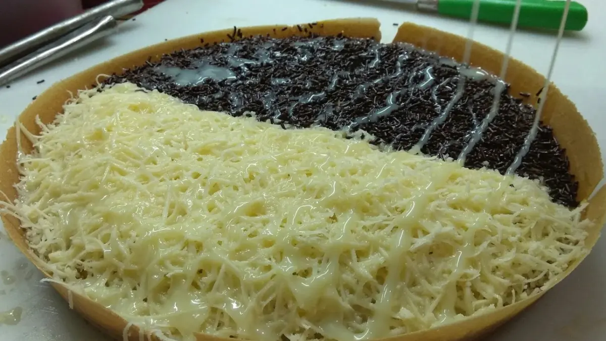 Martabak Bandung Pak Djon: Rasa yang Menggoda di Jantung Cilacap